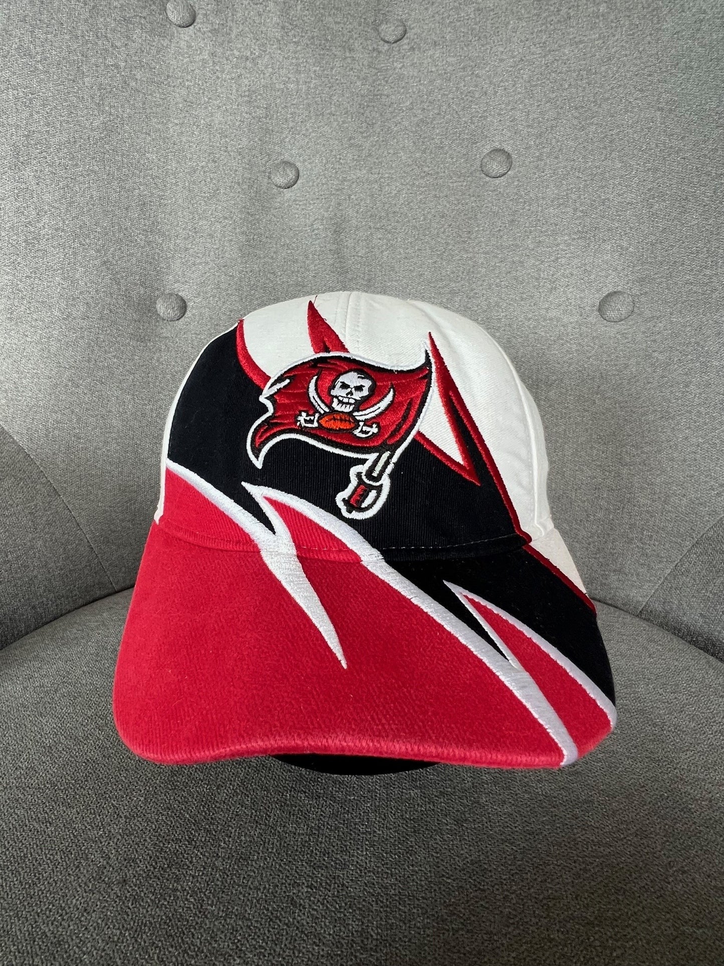 Vintage Tampa Bay Buccaneers strapback hat