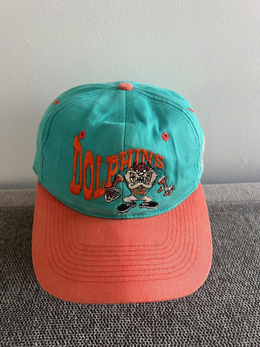 Vintage 1993 Miami Dolphins x Looney Tunes snapback hat