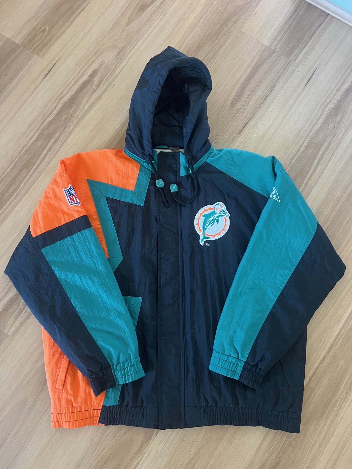 Vintage Miami Dolphins heavy jacket (XL)