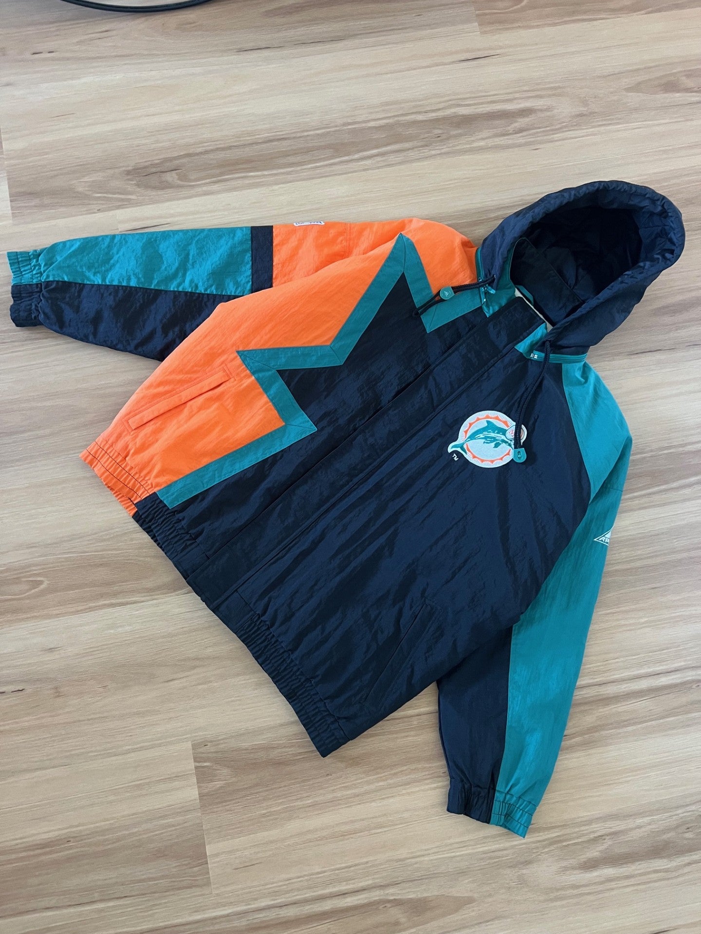 Vintage Miami Dolphins heavy jacket (XL)