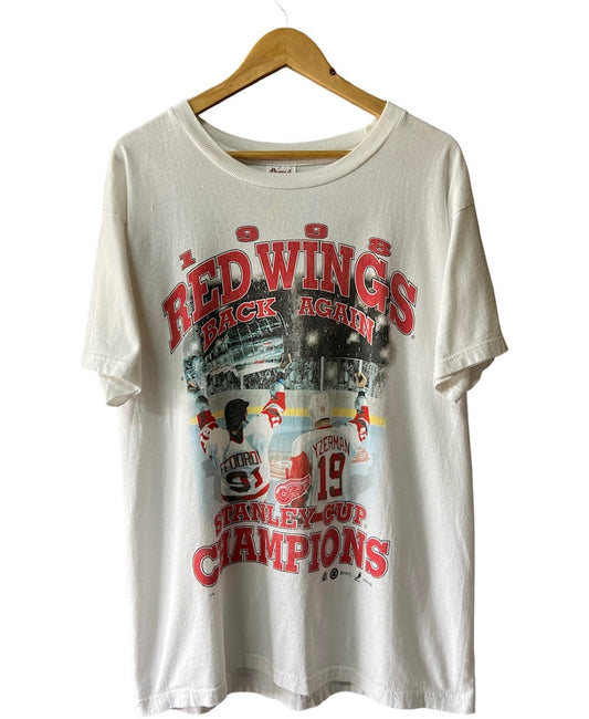 1998 Detroit Red Wings Stanley Cup Champions tee (L)