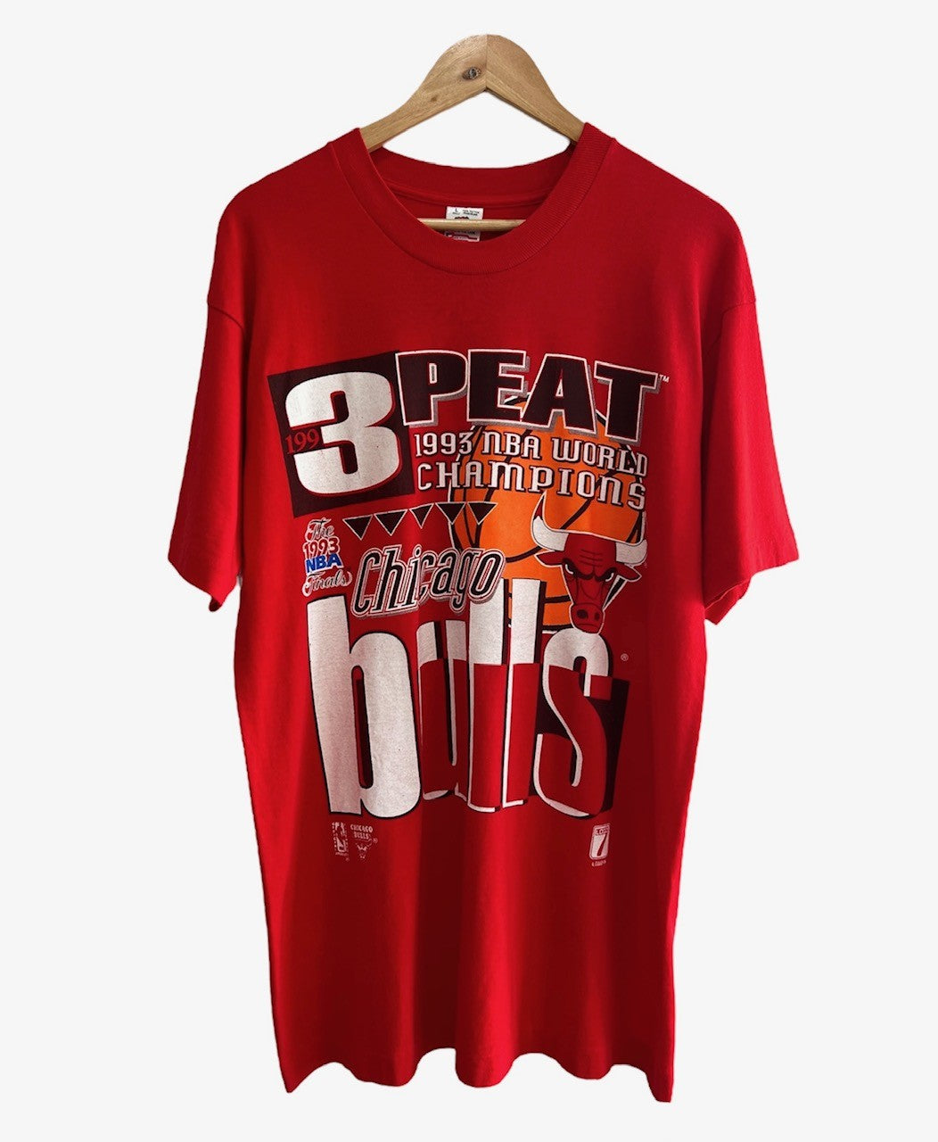 1993 Chicago Bulls NBA 3peat World Champions tee (L)