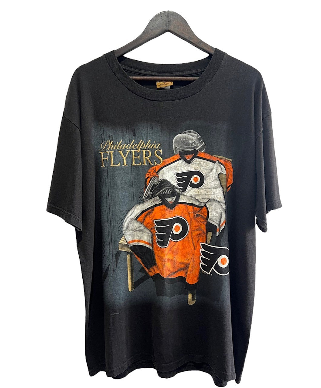 Vintage Philadelphia Flyers locker room graphic tee (L)